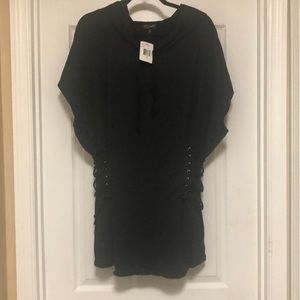 New.... Black 2x short sleeve top!